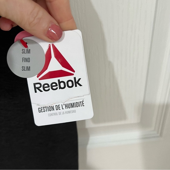 Reebok grey loose and flowy tank top size medium - Picture 4 of 8